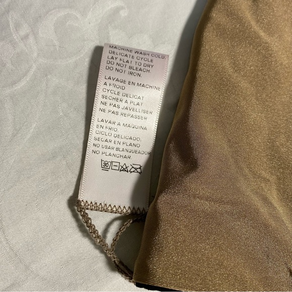 NEW Good American 8 strapless bikini top bandeau shiny gold green Reversible 5x - Picture 10 of 15